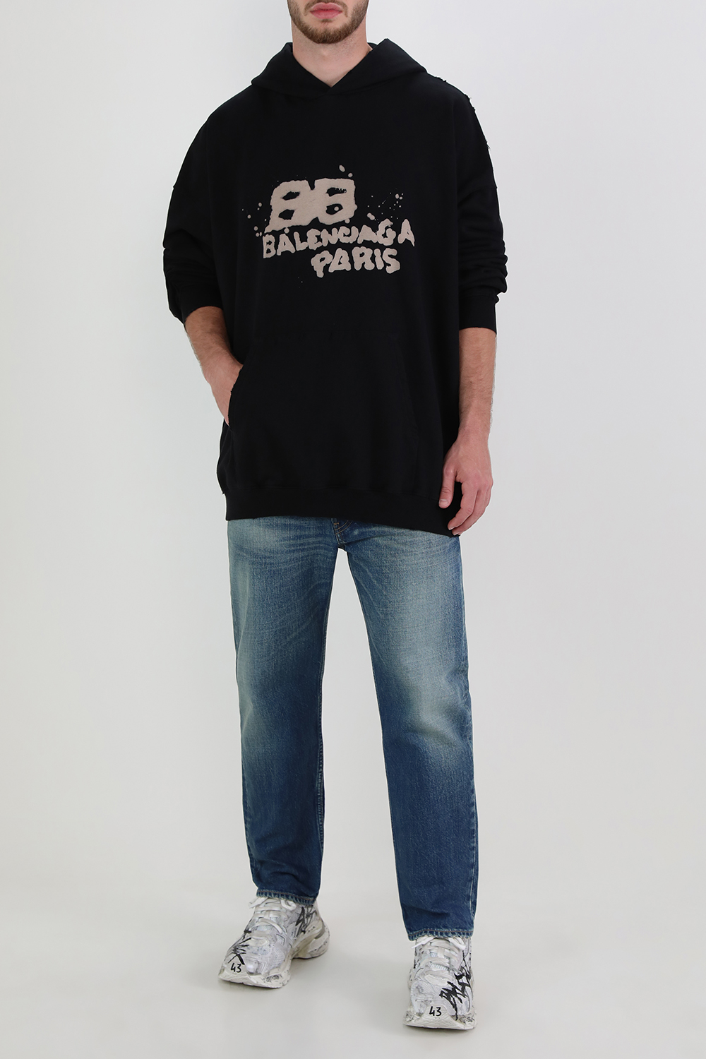 סווטשירט קפוצ'ון עם הדפס גרפיטי